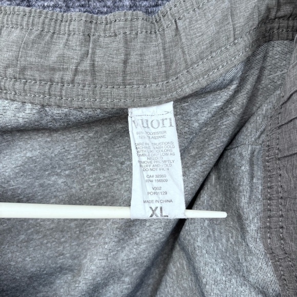 Vuori Kore Green Gray Striped Performance Athletic Shorts Men’s XL 7” Inseam - Picture 3 of 14